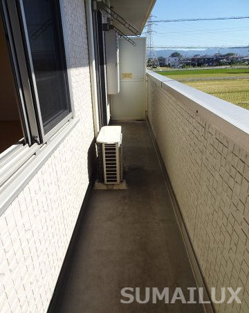 熊本市東区下江津７丁目のアパートのバルコニー