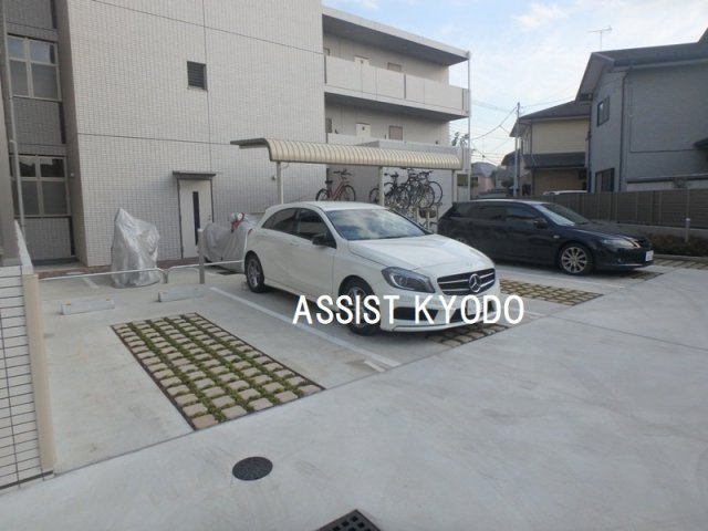 プランドール千歳台の駐車場