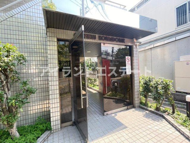 アベニュー駒留　駅近　礼金0　学生おすすめのエントランス