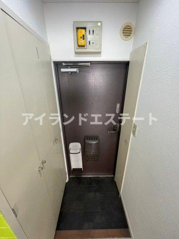 アベニュー駒留　駅近　礼金0　学生おすすめの玄関