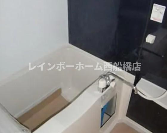 プリマベーラ本中山の浴室