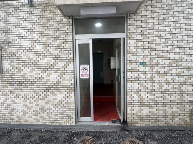マツエコーポラスのエントランス