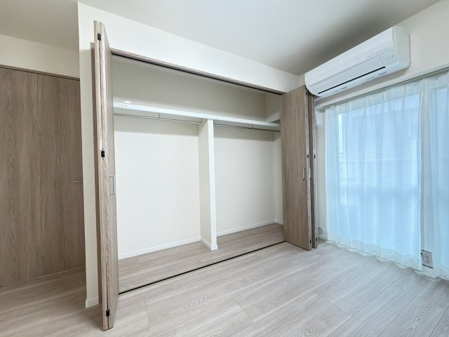 日商岩井リバーサイドマンションA棟の収納|【新設】全洋室クローゼット設置！収納が豊富です♪