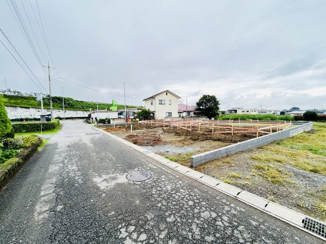 新築　前橋市今井町第１　クレイドルガーデン　１号棟の前面道路含む現地写真|現地写真　北側接道幅員約4.7ｍ