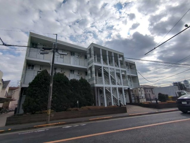 レオパレスＣａｓａＡｖｅｎｕｅ　Ⅲの外観|外観は落ち着いています