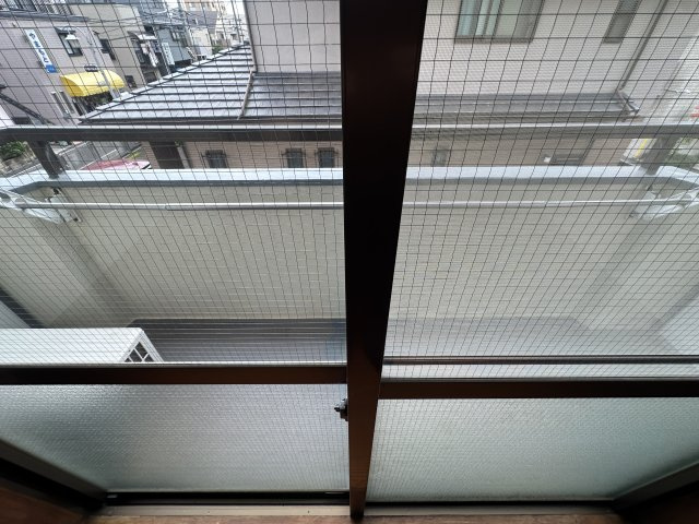 調布市国領町１丁目の賃貸マンションのバルコニー
