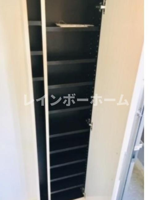 アヴァンド千川の玄関