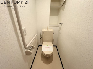 手摺のある綺麗なトイレです！