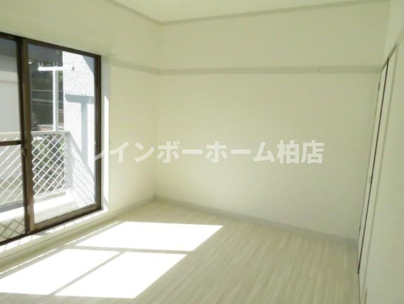 特典：仲介手数料が無料です!!の洋室|個人の部屋や寝室として使える洋室です