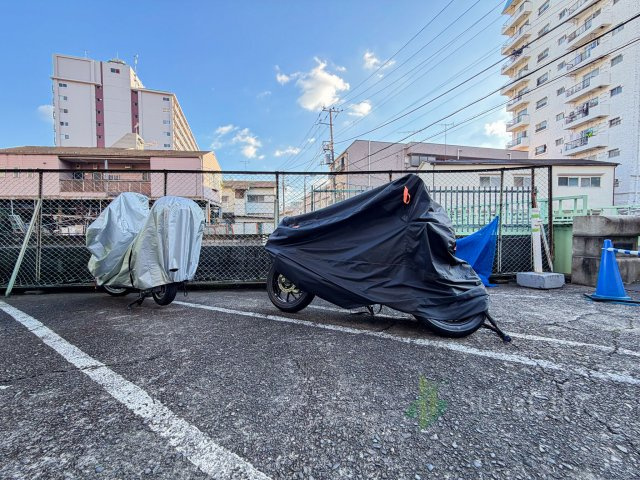 トダカ高田馬場コーポの駐車場|バイク置き場