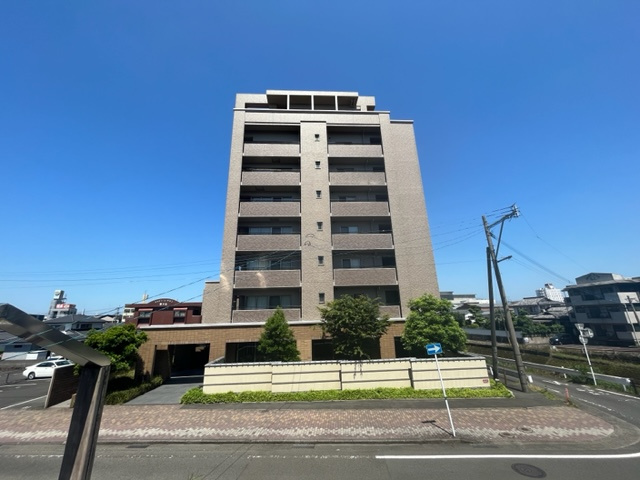 都城市妻ケ丘町の中古マンションの外観