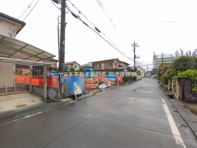 坂戸市溝端町4期　新築戸建の前面道路含む現地写真