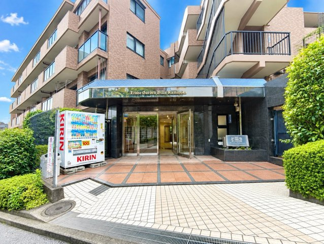 ライオンズガーデンヒルズ上大岡|品格と落ち着きを感じる、洗練されたエントランス。