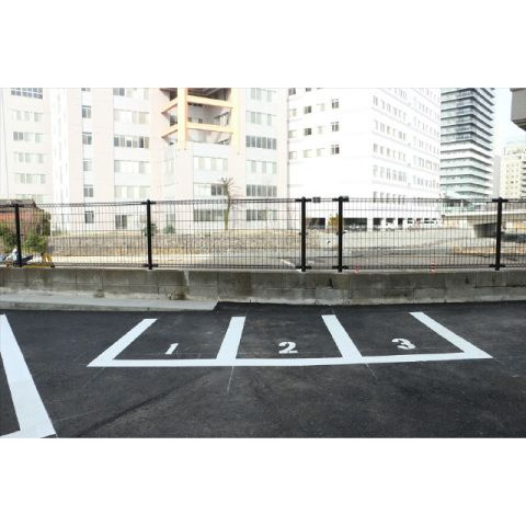 ウッドフォレスト熊本駅前の駐車場