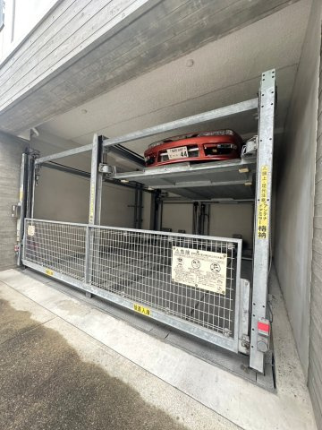 モダンパラッツォ九大医学部前の駐車場