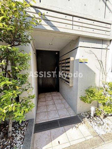 ＭＯＤＵＬＯＲ若林のエントランス