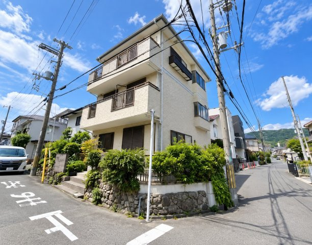 淀の原町の前面道路含む現地写真