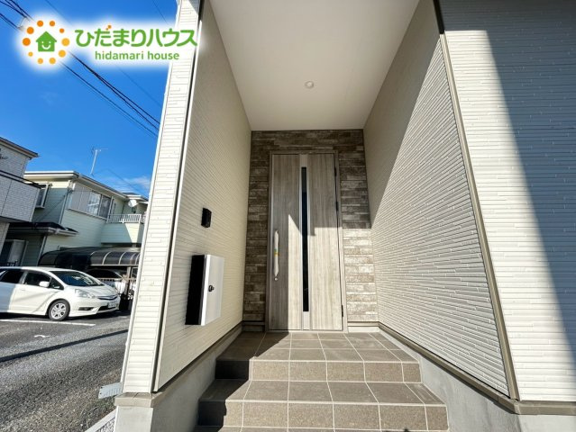 上尾市本町2期　新築戸建　01の玄関