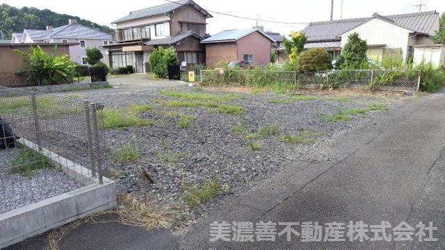 ６７２９９　岐阜市鷺山土地の外観