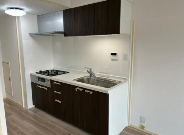 枚方ハイツ7号棟のキッチン|システムキッチン
■物件内覧・資金計画相談・住宅ローン相談、リフォーム相談、お問合せ受付中■
※当日・翌日のご内覧、ご相談はお電話でのお問合せがスムーズです！