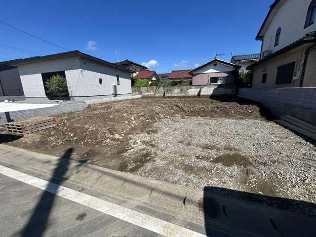 新築　高崎市沖町　Blooming　Garden　１号棟の駐車場|現地写真　駐車スペースは並列3台分可能です！
