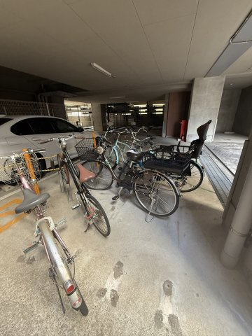 クレアランドマークの駐車場