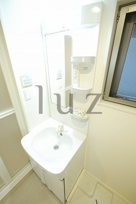 リブリカーサ横浜三ッ沢の洗面所