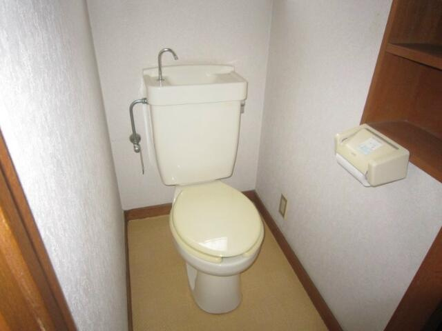 川崎市多摩区菅５丁目のアパートのトイレ
