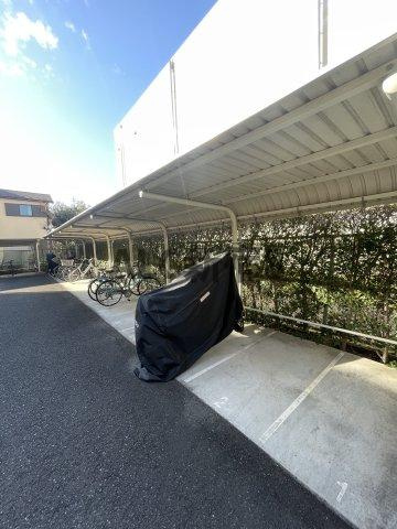 ガーデン荻窪の駐車場