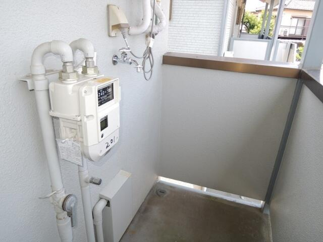 川崎市多摩区菅馬場１丁目のアパートのバルコニー