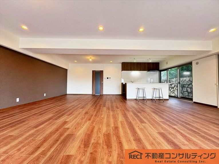 御影アーバンライフの居間・リビング|阪急御影駅徒歩8分！通勤通学に便利な立地です！