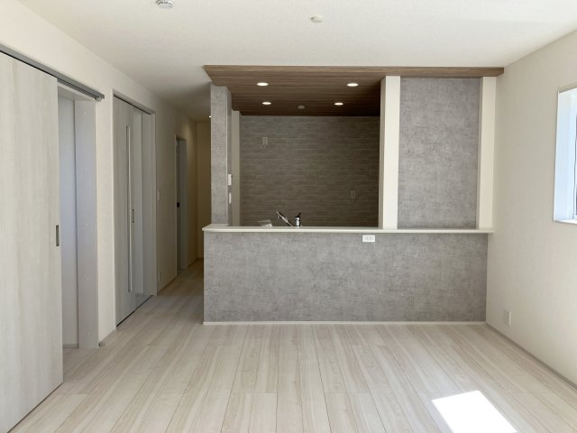 坂戸市伊豆の山町7期　新築戸建の玄関