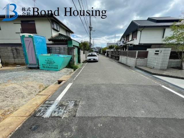 明石市大久保町高丘２丁目の新築一戸建の前面道路含む現地写真