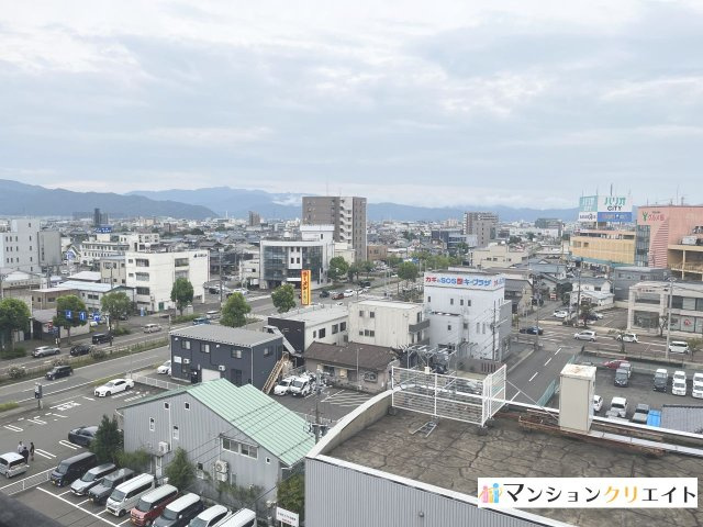 アパガーデンコート米松【電動シャッターガレージ付き】の展望