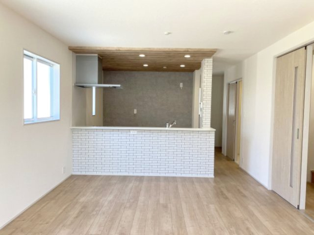 坂戸市伊豆の山町7期　新築戸建の居間・リビング