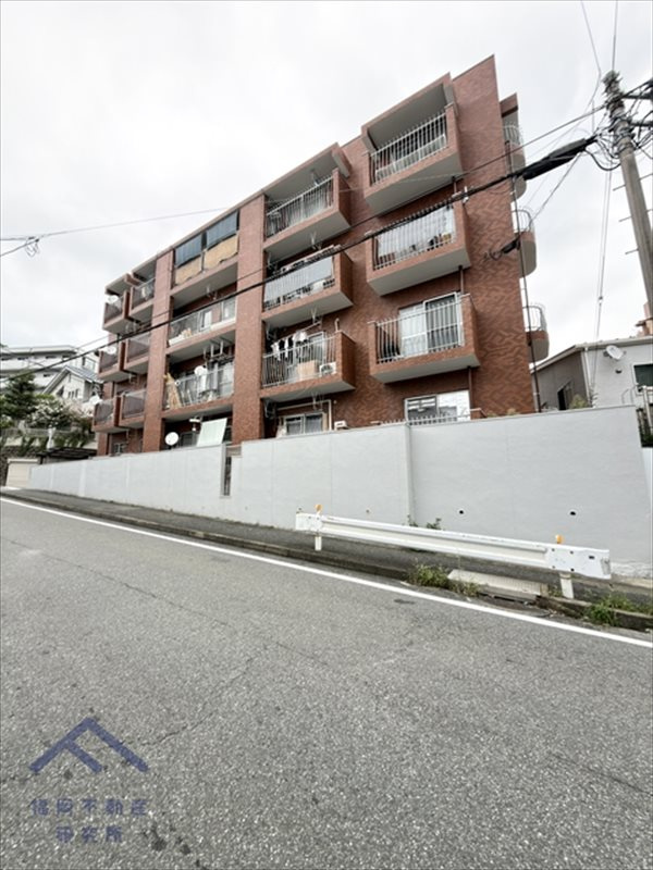 ハイライフ平尾の外観