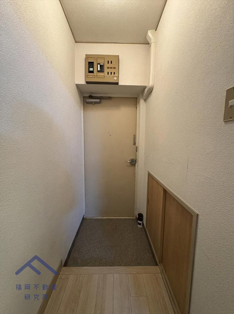 ハイライフ平尾の玄関