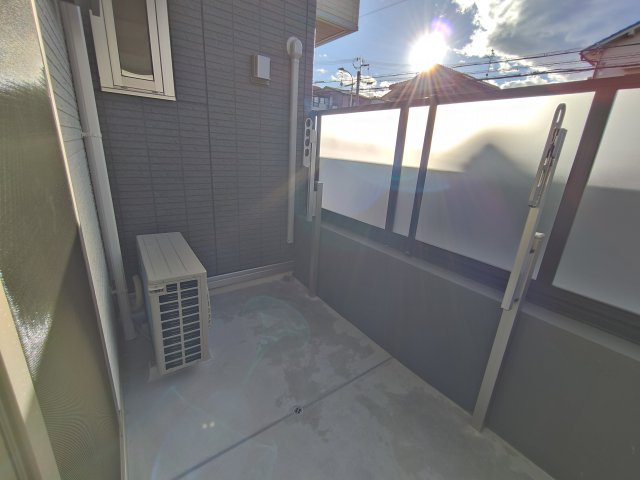 高槻市富田町５丁目のアパートのバルコニー