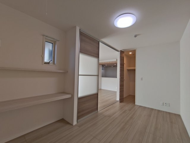 高槻市富田町５丁目のアパートの寝室