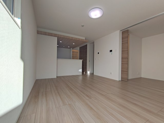 高槻市富田町５丁目のアパートの居間・リビング