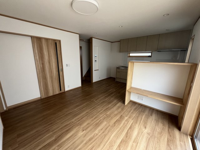 美の浜貸戸建F-8の居間・リビング