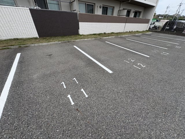 カーサ　フェリースの駐車場