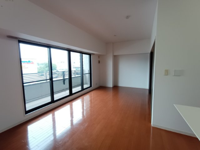 Casa ELEVATO II(カーサエレベート2)の居間・リビング