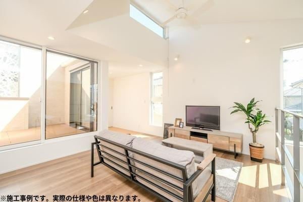 南春日　新築の居間・リビング|※写真はイメージです。実際の仕様や色は異なります。