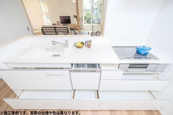 南春日　新築のキッチン|※写真はイメージです。実際の仕様や色は異なります。