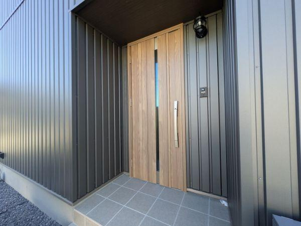 大字里　戸建ての玄関|玄関は電子錠で開閉も便利♪