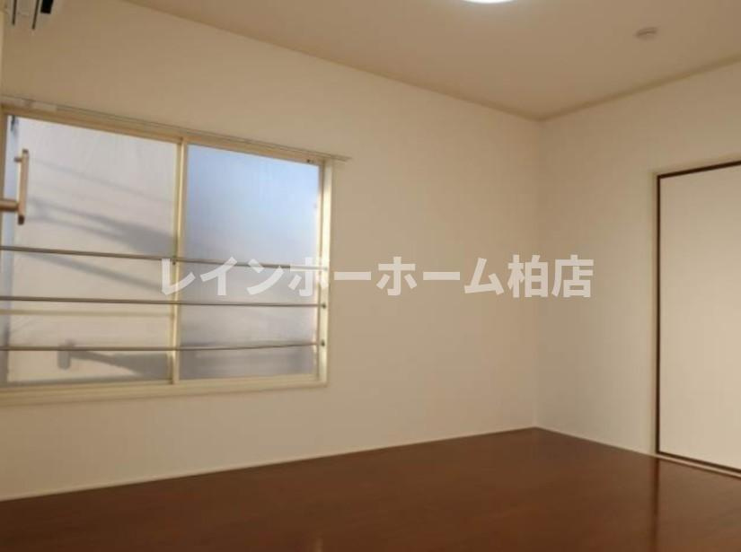 特典：仲介手数料が無料です!!の居間・リビング|おしゃれな居間です