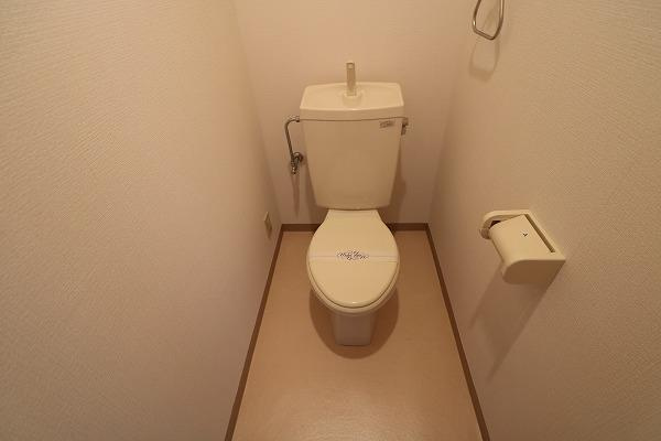 ソレイユ西向日Bのトイレ