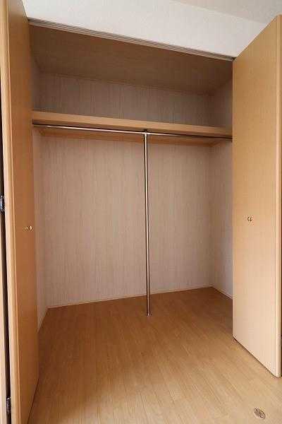 ソレイユ西向日Bの収納