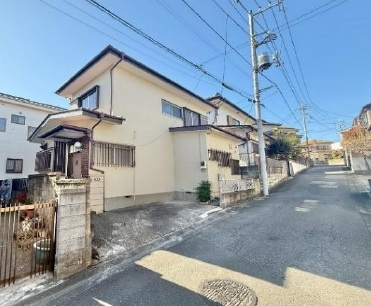 中古一戸建て　狭山市入間川の前面道路含む現地写真|カースペース１台分(車種によります)